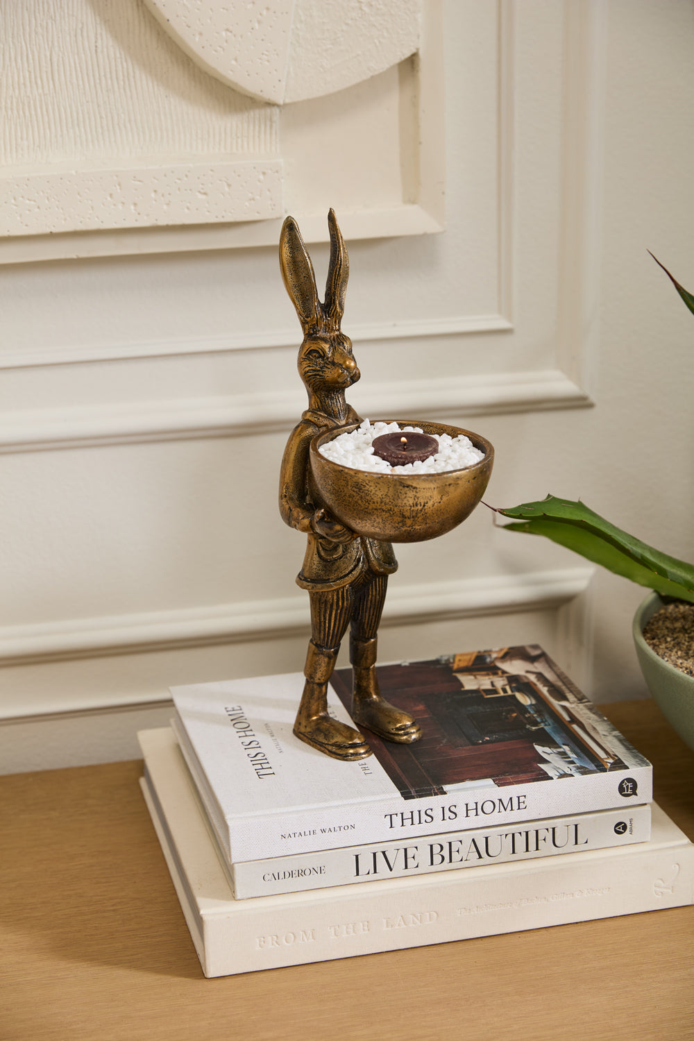 E+E Eric the Hare Dish Stand